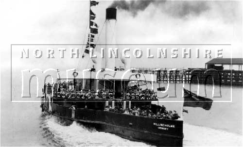 Humber ferry, passenger ship 'Killingholme' backing away from New Holland Pier. 	