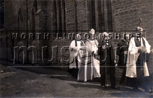 Consecration of extensions, St. Lawrence's parish Church, Frodingham, Scunthorpe, on 7 June 1913 	